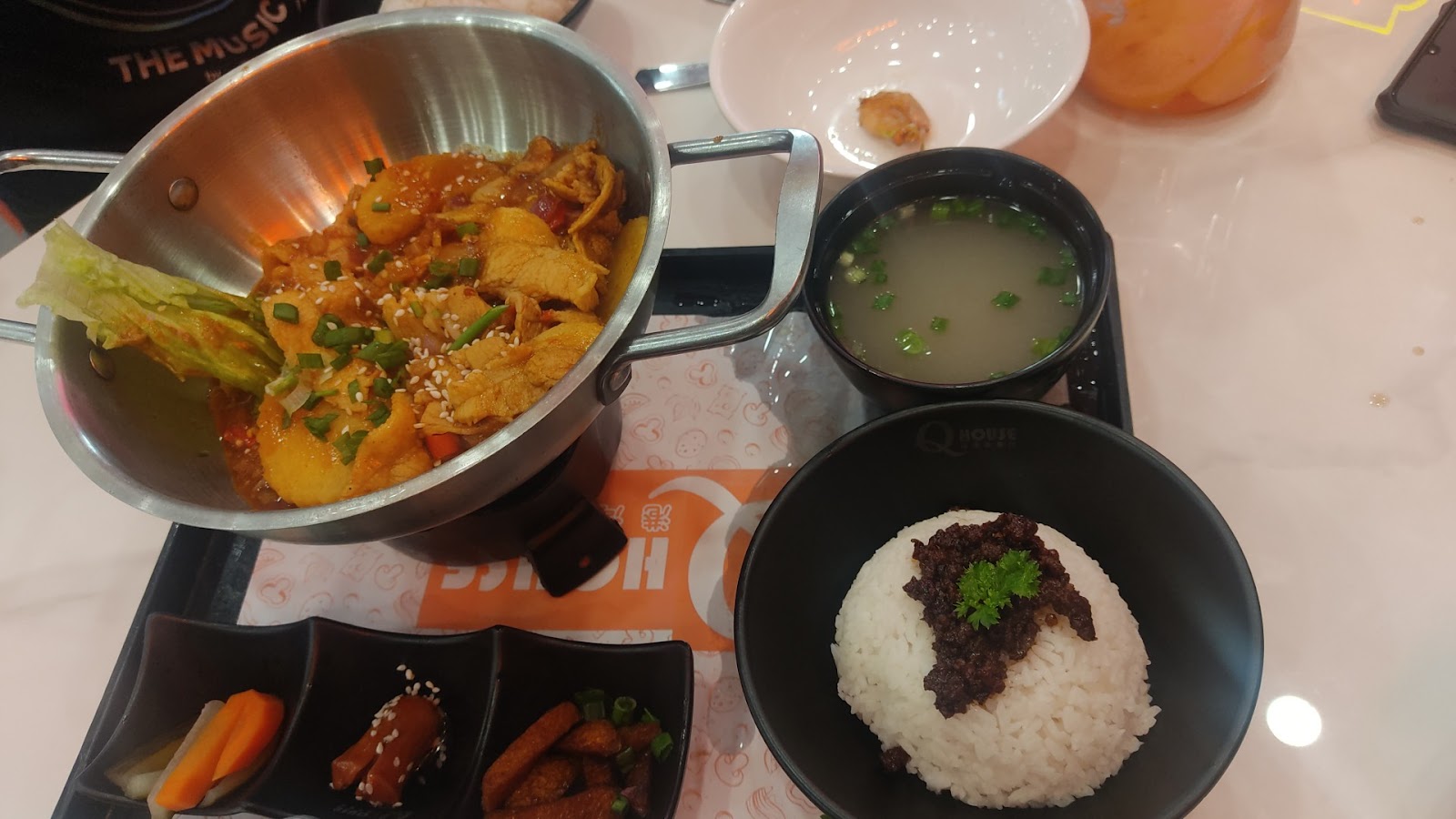 滑鸡焖饭 Braised Chicken Rice With Egg